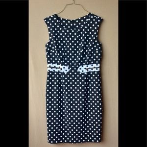 Beautiful pockedoted black and white dress